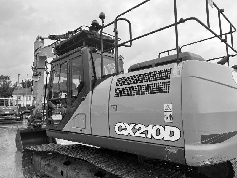Case CX210D