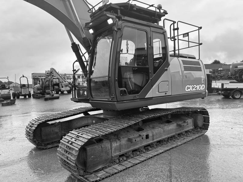 Case CX210D