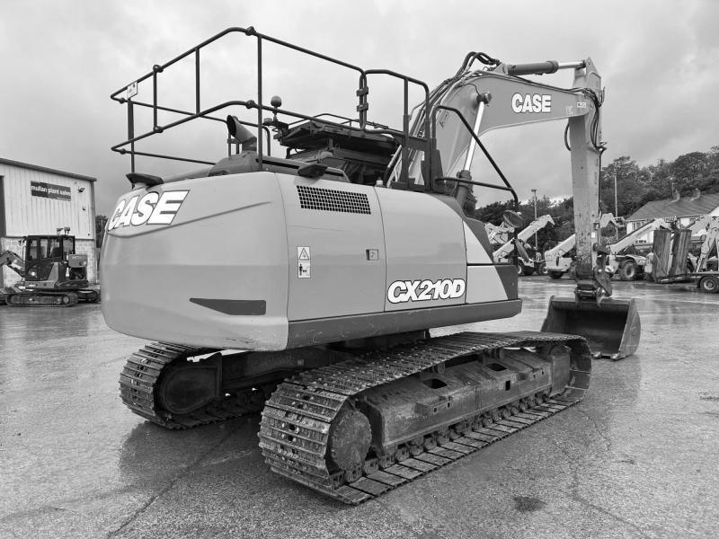 Case CX210D