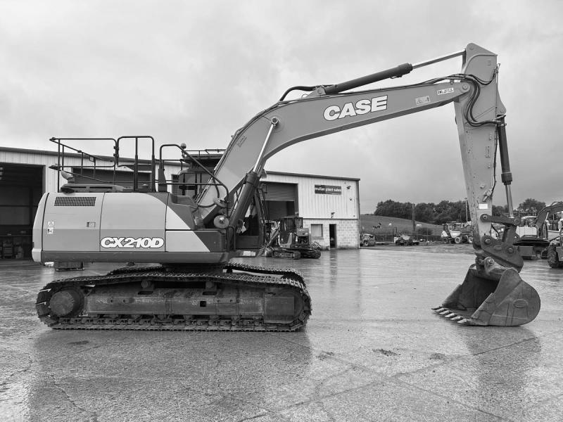 Case CX210D