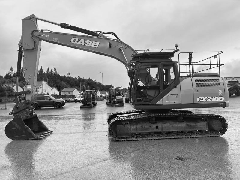 Case CX210D