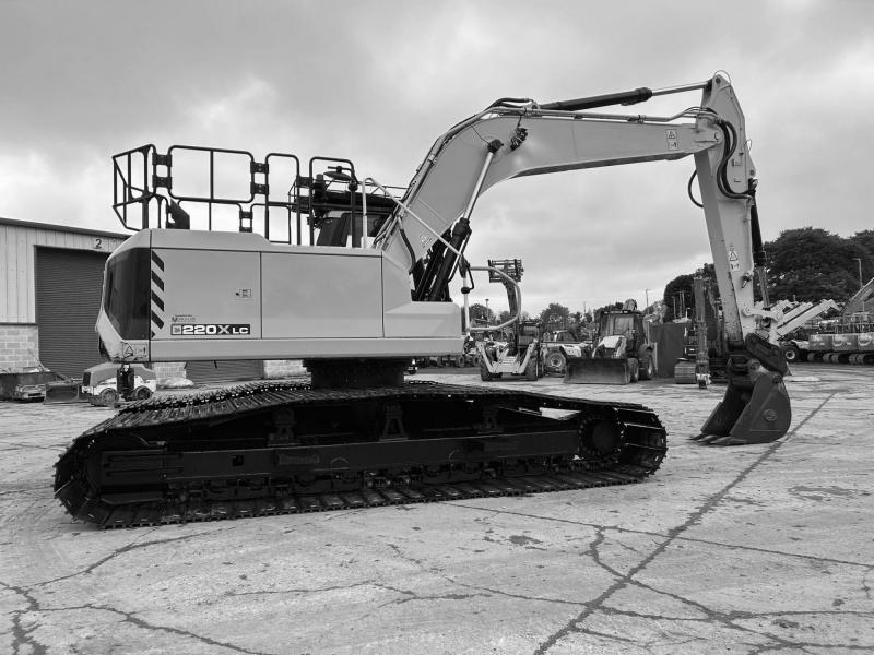 JCB 220X LGP Bog Master