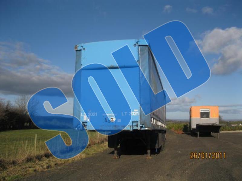Crane Fruehauf 40FT Tri Axle  Curtainsider