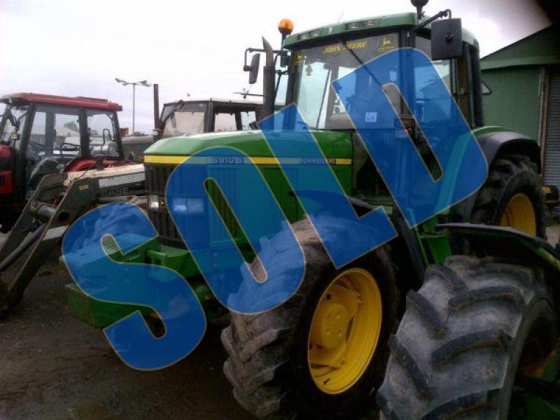 John Deere 6910S