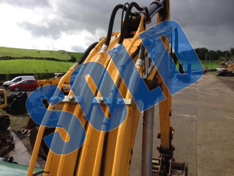 JCB JS130 LC