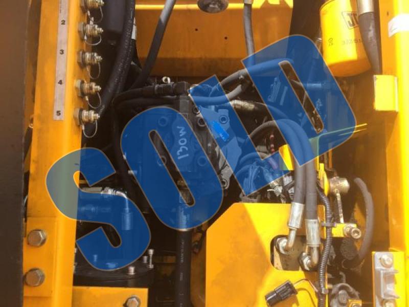JCB JS130W