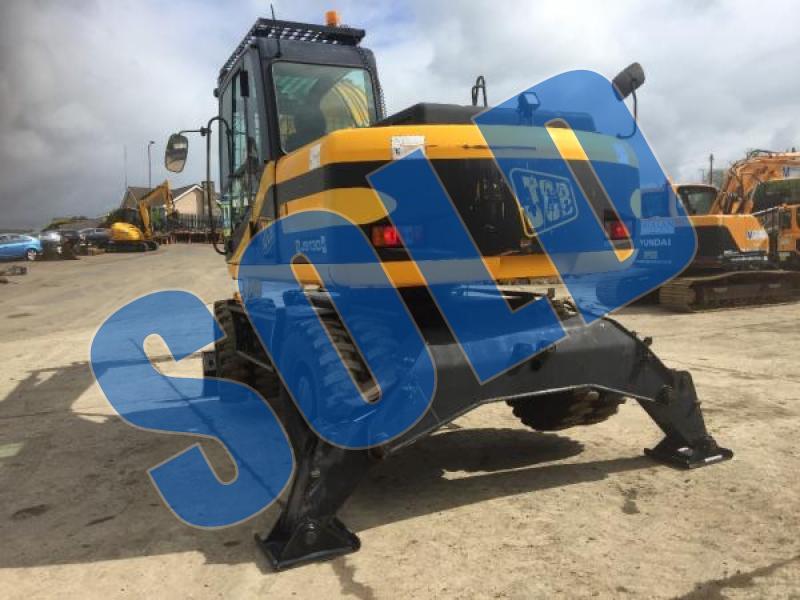 JCB JS130W